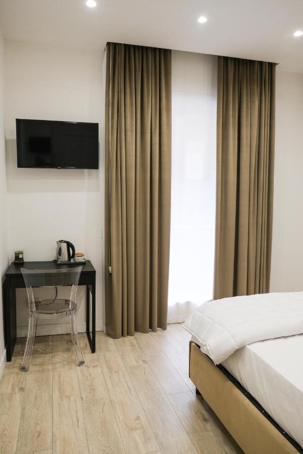 Bed & Breakfast Aroma And B&b, Maschio Angioino Napels